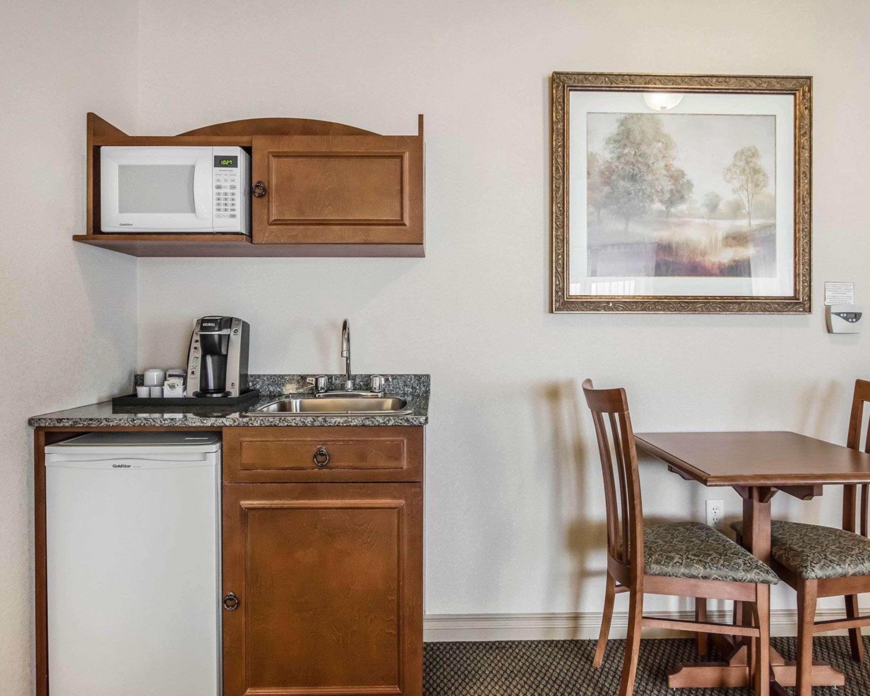 Quality Suites Drummondville Εξωτερικό φωτογραφία