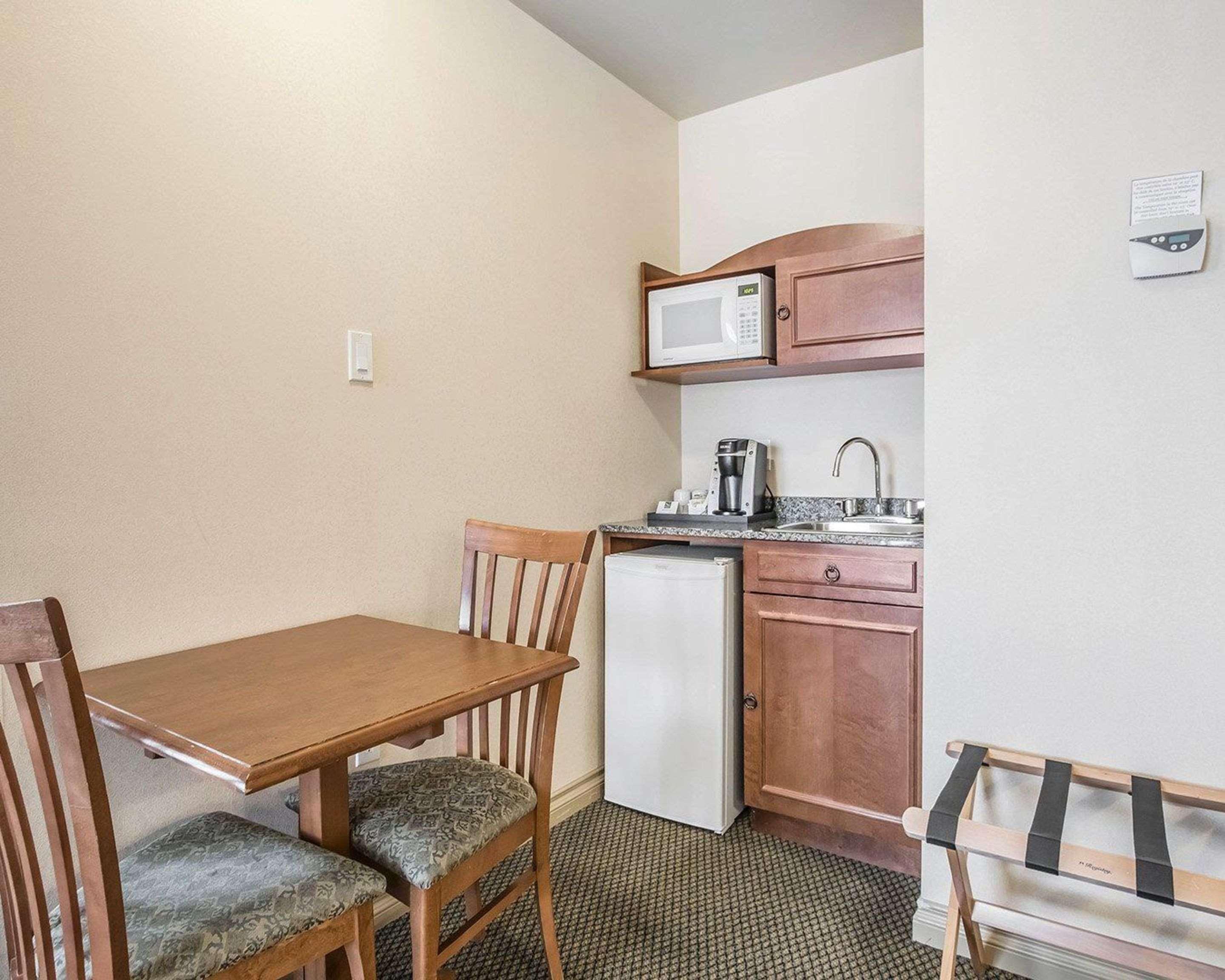 Quality Suites Drummondville Εξωτερικό φωτογραφία