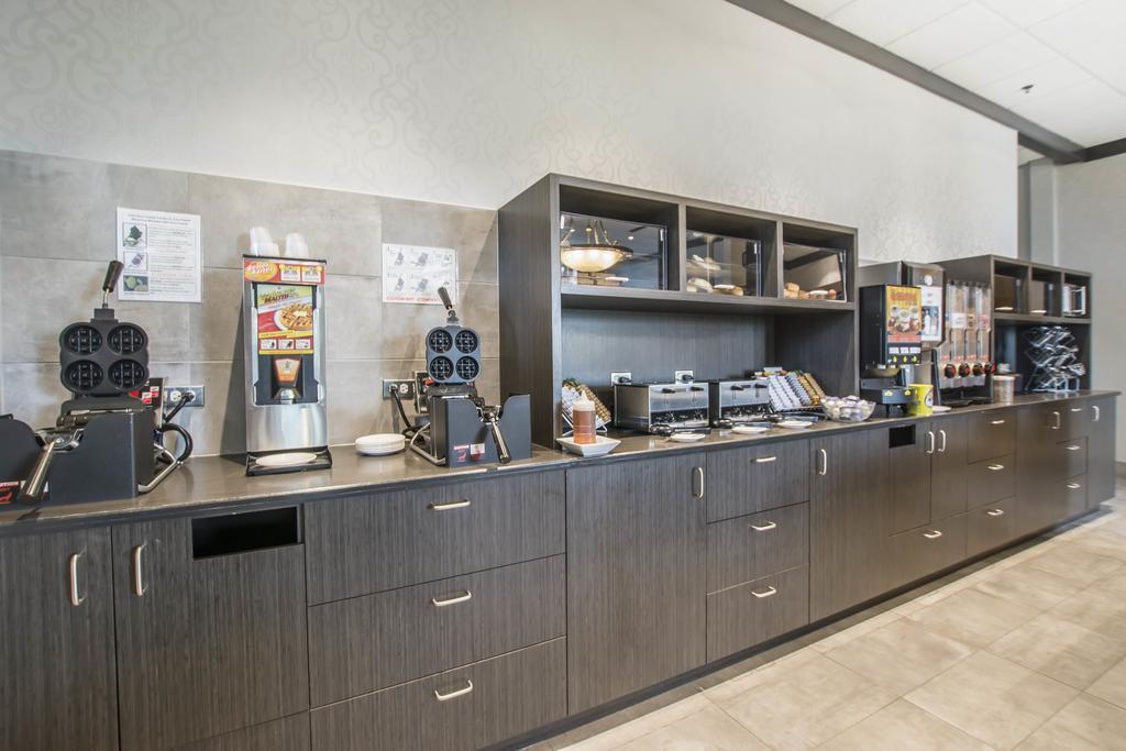 Quality Suites Drummondville Εξωτερικό φωτογραφία